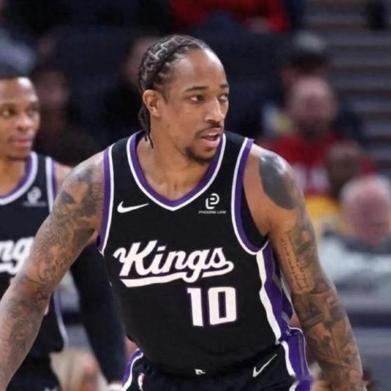 《1.78亿德罗赞摔杯泄愤，2630万威少面前爆发冲突，国王队13连败更衣室弥漫