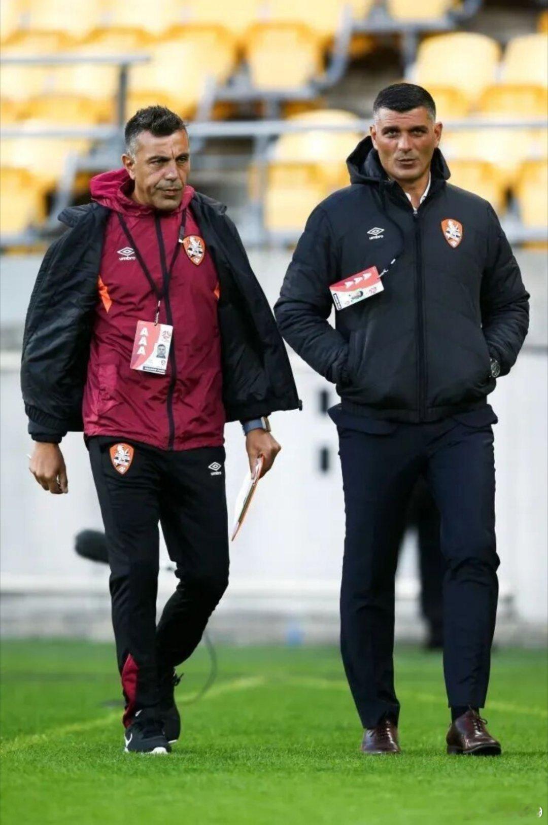 这兄弟俩今天在中超联赛直接对决，你们觉得谁会赢？我脑海里有印象的亲兄弟之间以主教