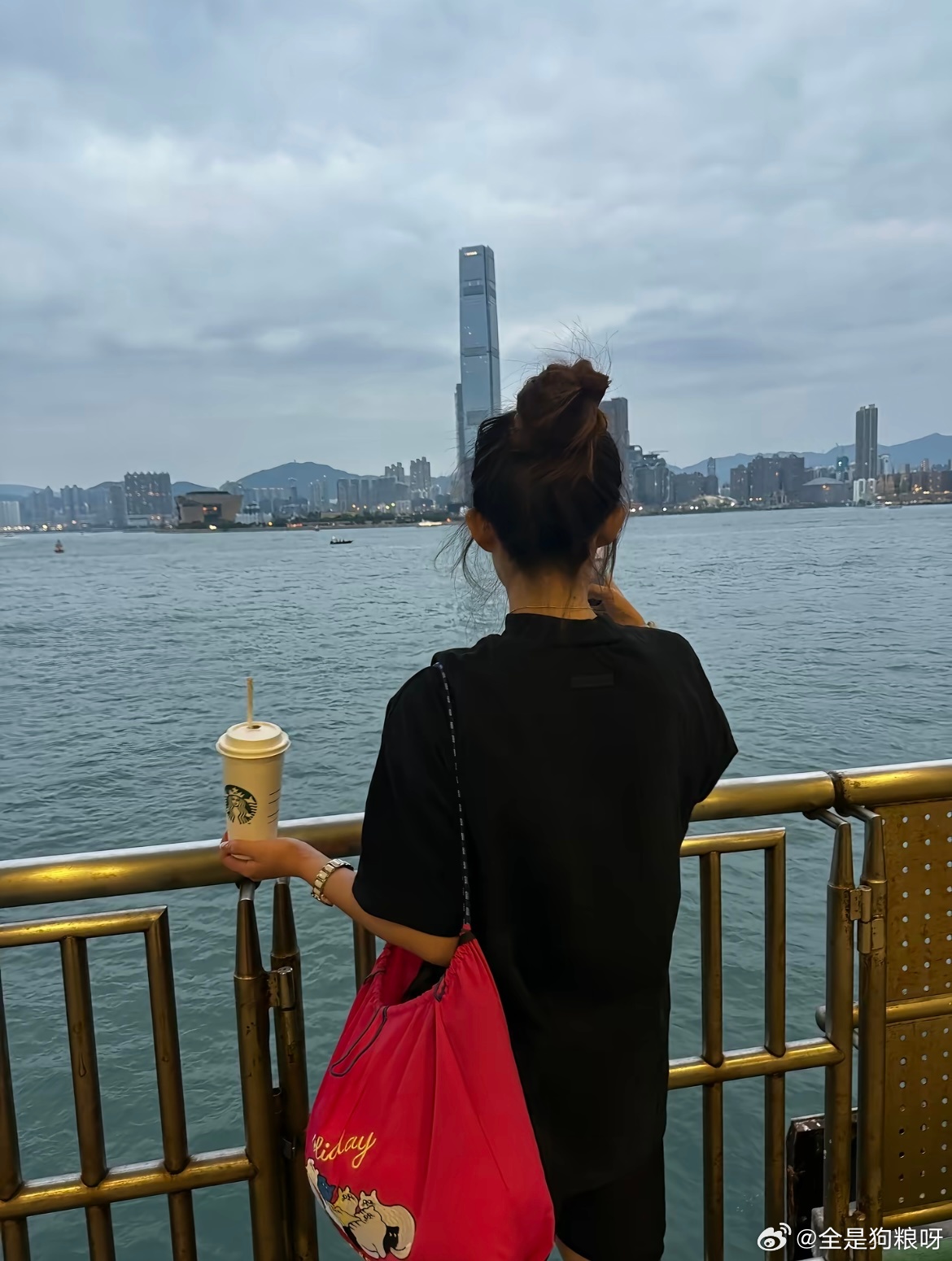 被我抓住就别想着逃走了 