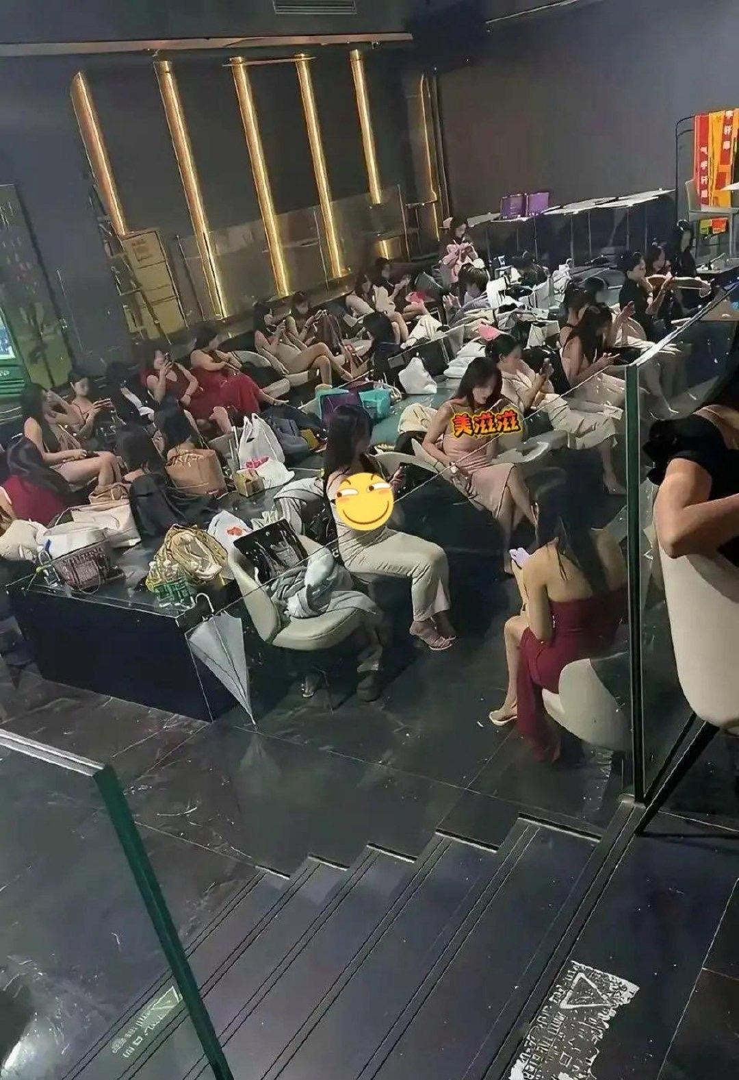 这是什么工作呢，怎么这么多人