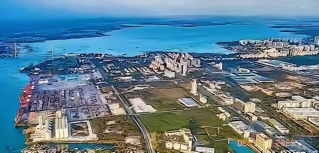 看着新加坡近几日这窜上跳下的劲儿，我算是回过味儿来了。
​12月18号海南全境封