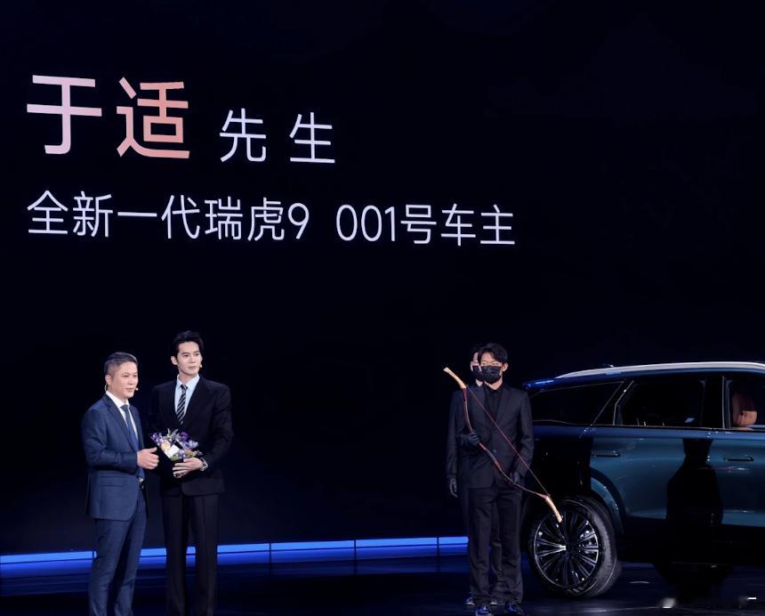 我人平静得坐着，灵魂被于适帅得昏天暗地，太板正了 