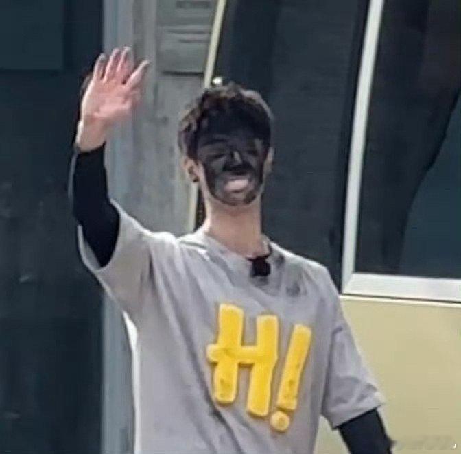 李昀锐黑脸哈哈哈哈哈哈哈哈哈哈哈哈哈哈点开之前真没想到有这么黑哈哈哈哈哈哈哈 ​
