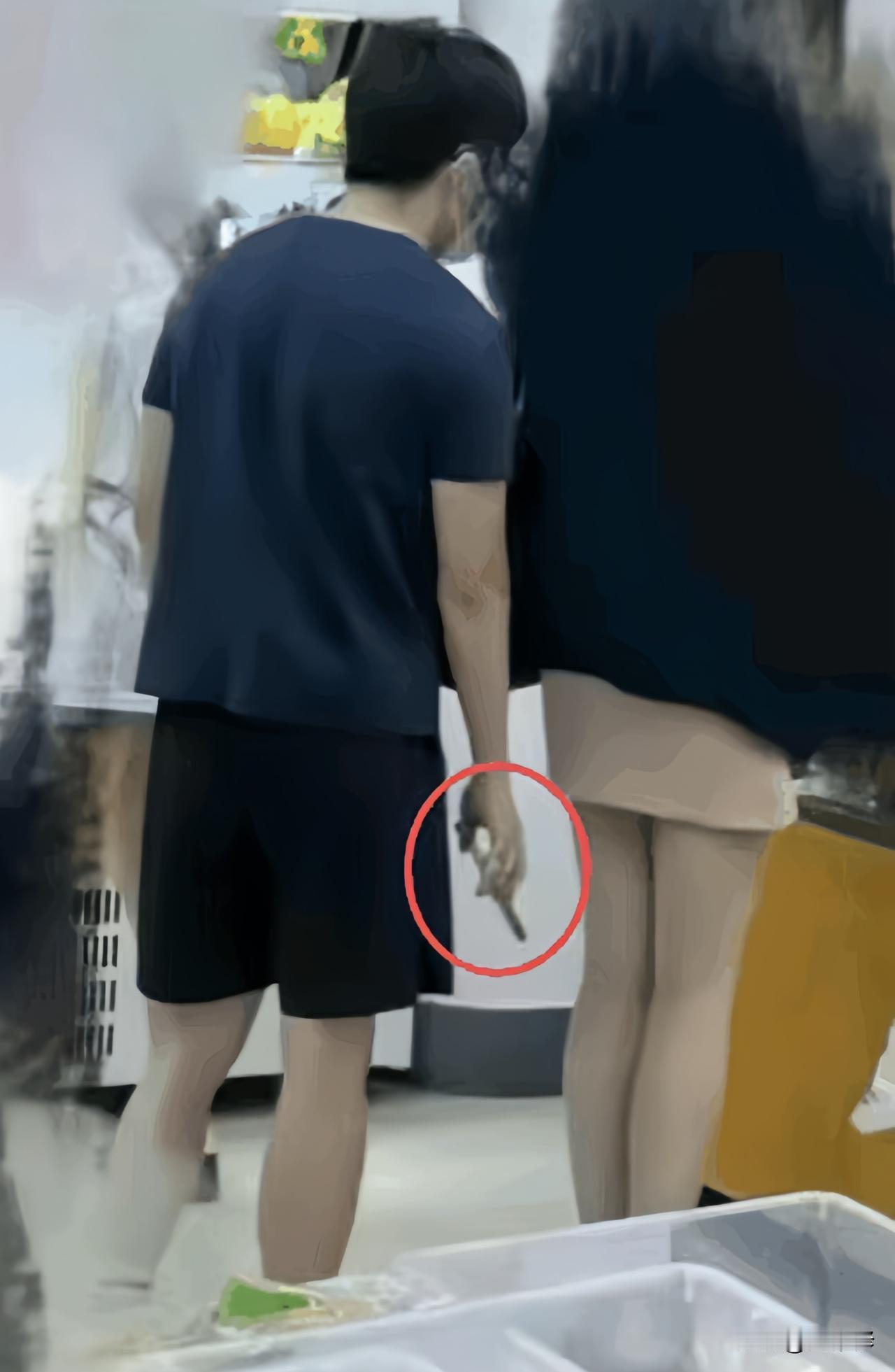 南京审计大学的通报出来了，偷拍男子直接玩完！

事发5月11日下午，南京审计大学
