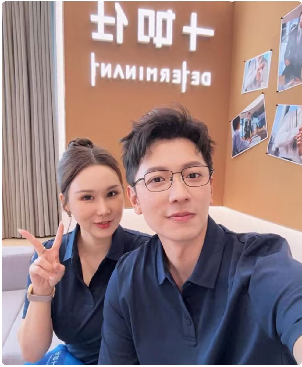 香港男星迎娶内地富婆，安排妻子直播带货，自己全职在家带孩子 