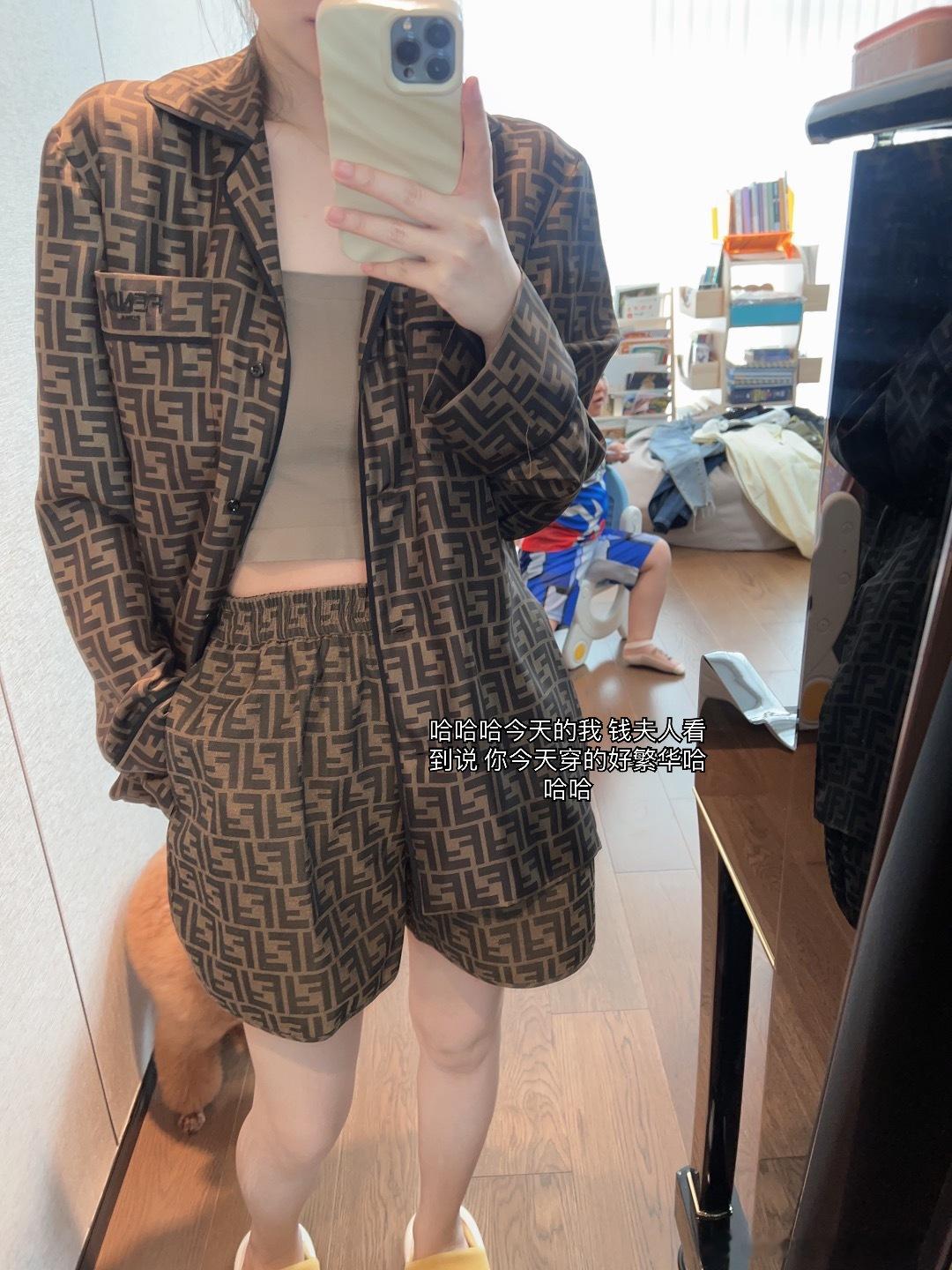 下班啦！赶在明天去度假⛱️前 把工作对完发一组今日plog胃口好好 喝了五杯饮料