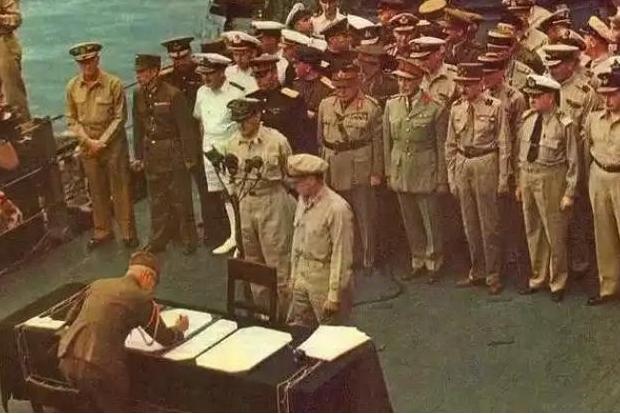 日本这次怕是要坐不住了。德国总理追着俄国要战争赔款，俄外交部愤然翻出二战时期的账