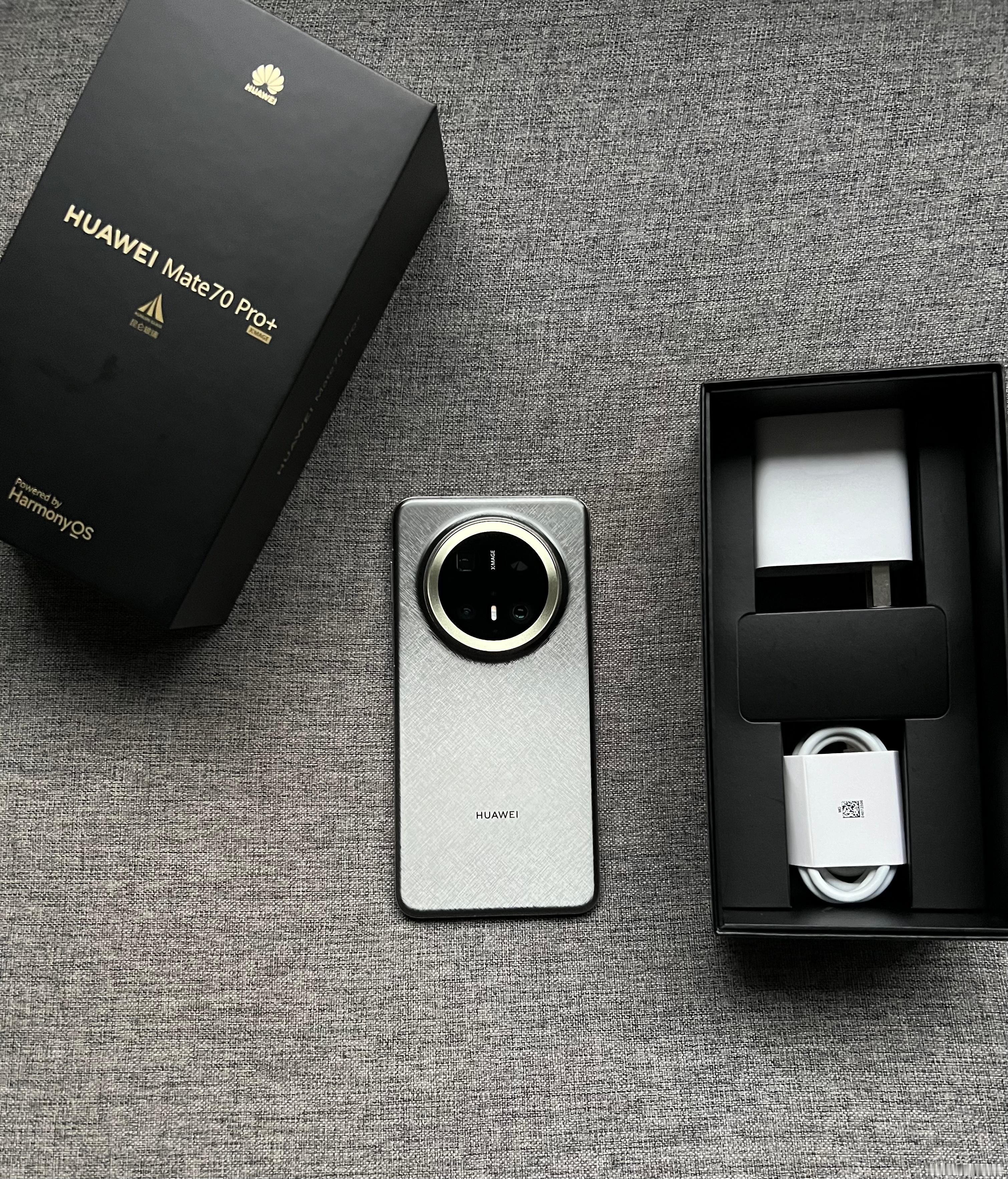华为Mate70 Pro+ 16+512G 金丝银锦，99新全套，电池效率100