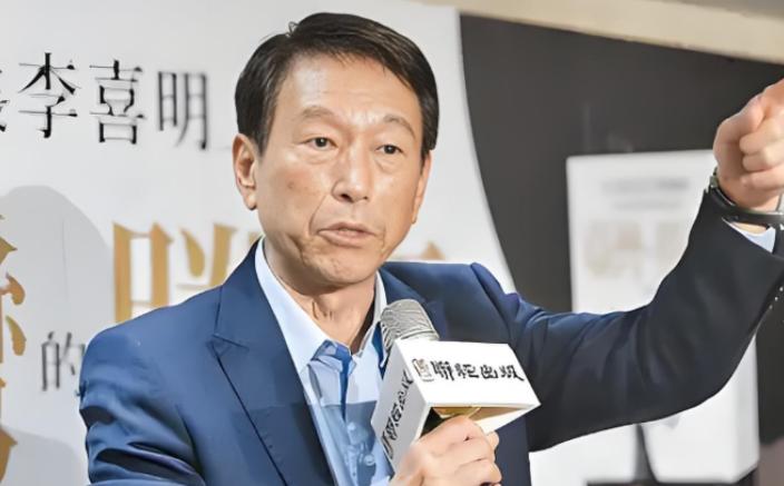 台湾前参谋总长李喜明一席话，让岛内炸锅！他直言解放军不是不敢打，而是时机未到。李