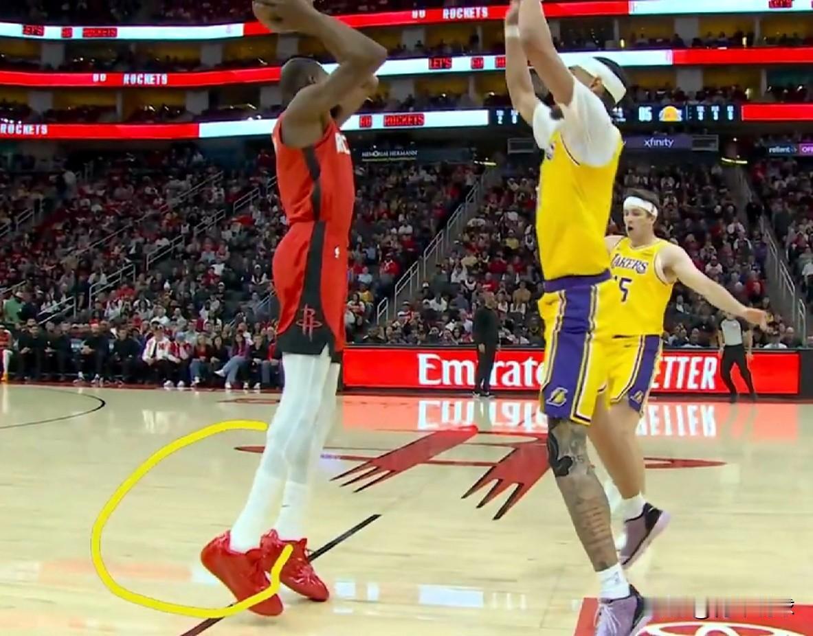 杜兰特被包夹麻了！

今天，主场作战的火箭队以92-100憾负湖人队，输掉了这场