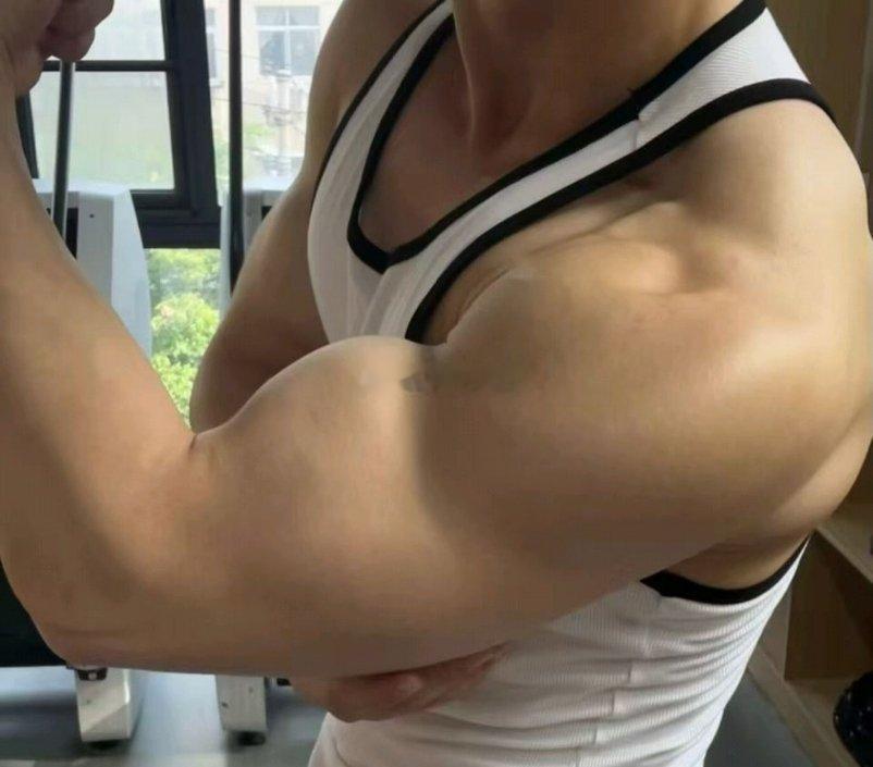 贵州通天河伴漂服务被指存在擦边还招男的NPC吗？我替我一个朋友问一下！