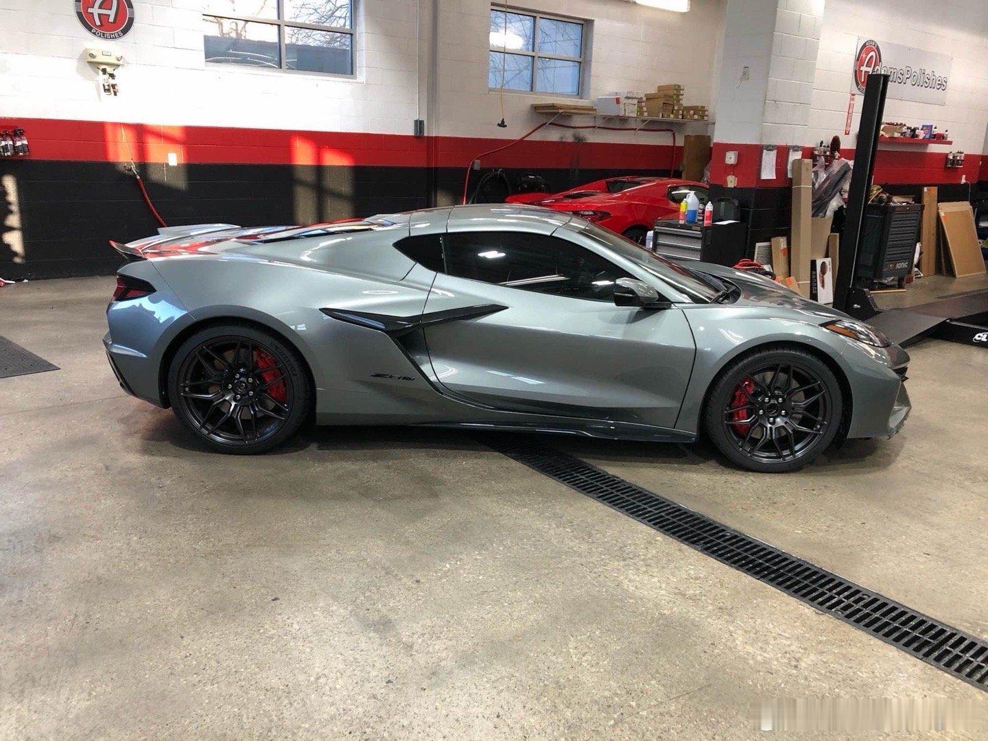 雪佛兰克尔维特C8 Z06长期感受：愈来愈爱。说实话，在汽车高度同质化、全面电子