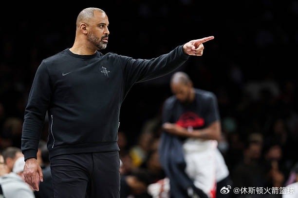 赛后记者问乌度卡对一场比分胶着的比赛中出现的两次技术犯规和一次恶意犯规的看法。乌