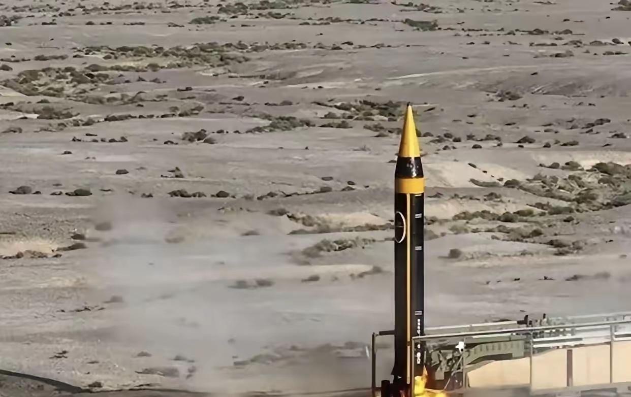 伊朗连出三记重拳！中东彻底炸锅！伊朗突然宣布三条死命令，一条比一条狠！第一，导弹