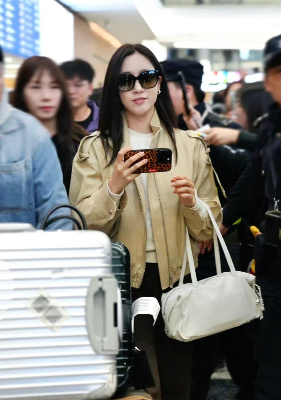 朴智妍 tara 成都粉丝见面会 接机 成都粉丝见面会