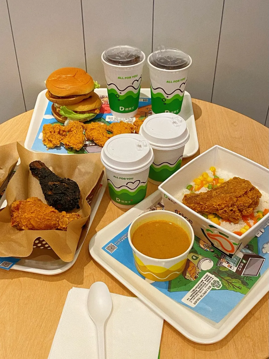 哇，瞧瞧瞧这炸鸡，香迷糊！