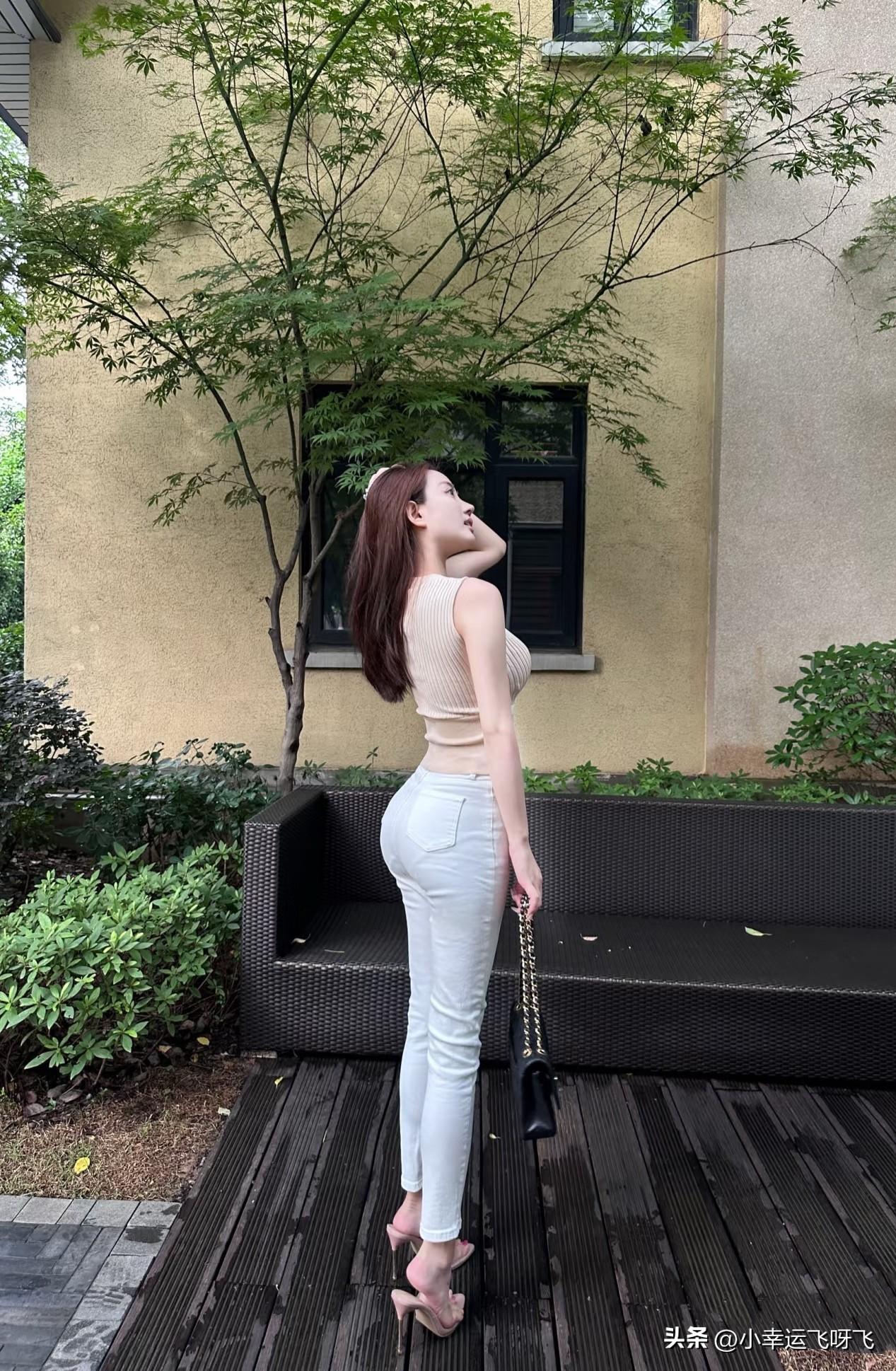 空姐都有高工资？[what][what][what]
很多人认为空乘是属于拥有高