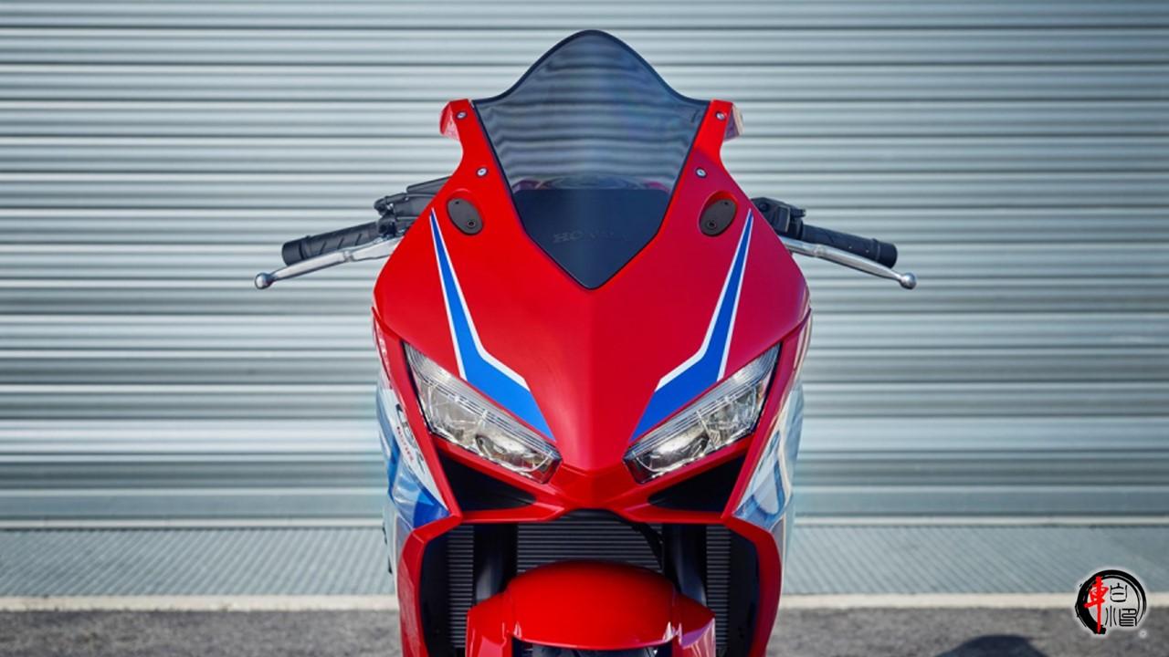 #2024款本田CBR650R电子离合器#
作为四缸机车的佼佼者，曾因其稀缺性而