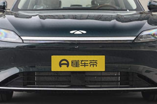 风云 A9L 搭载猎鹰智驾