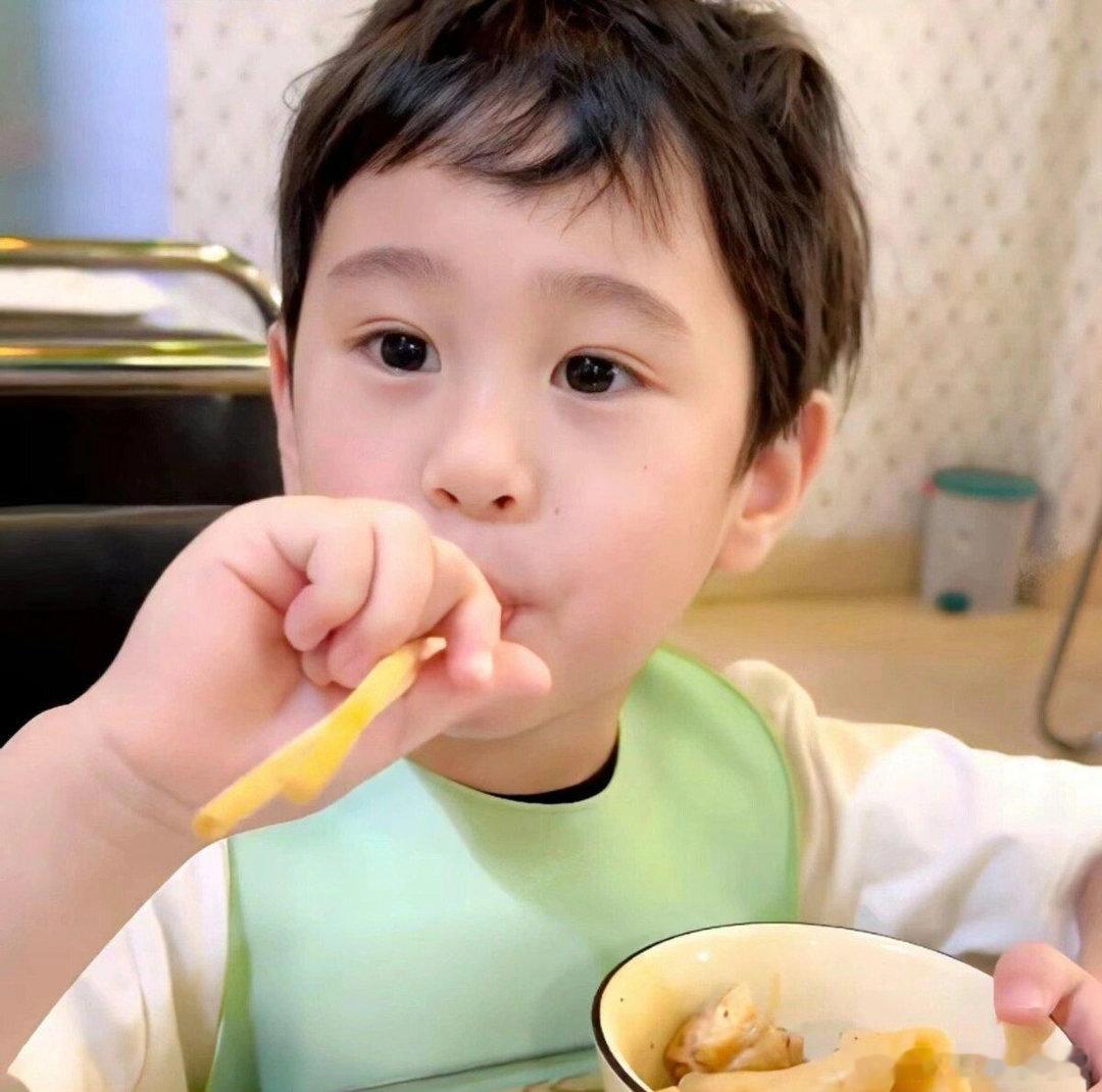 马立奥7岁了没想到马立奥7岁了，祝我们奥子生日快乐🎂，开心每一天～马立奥7岁生