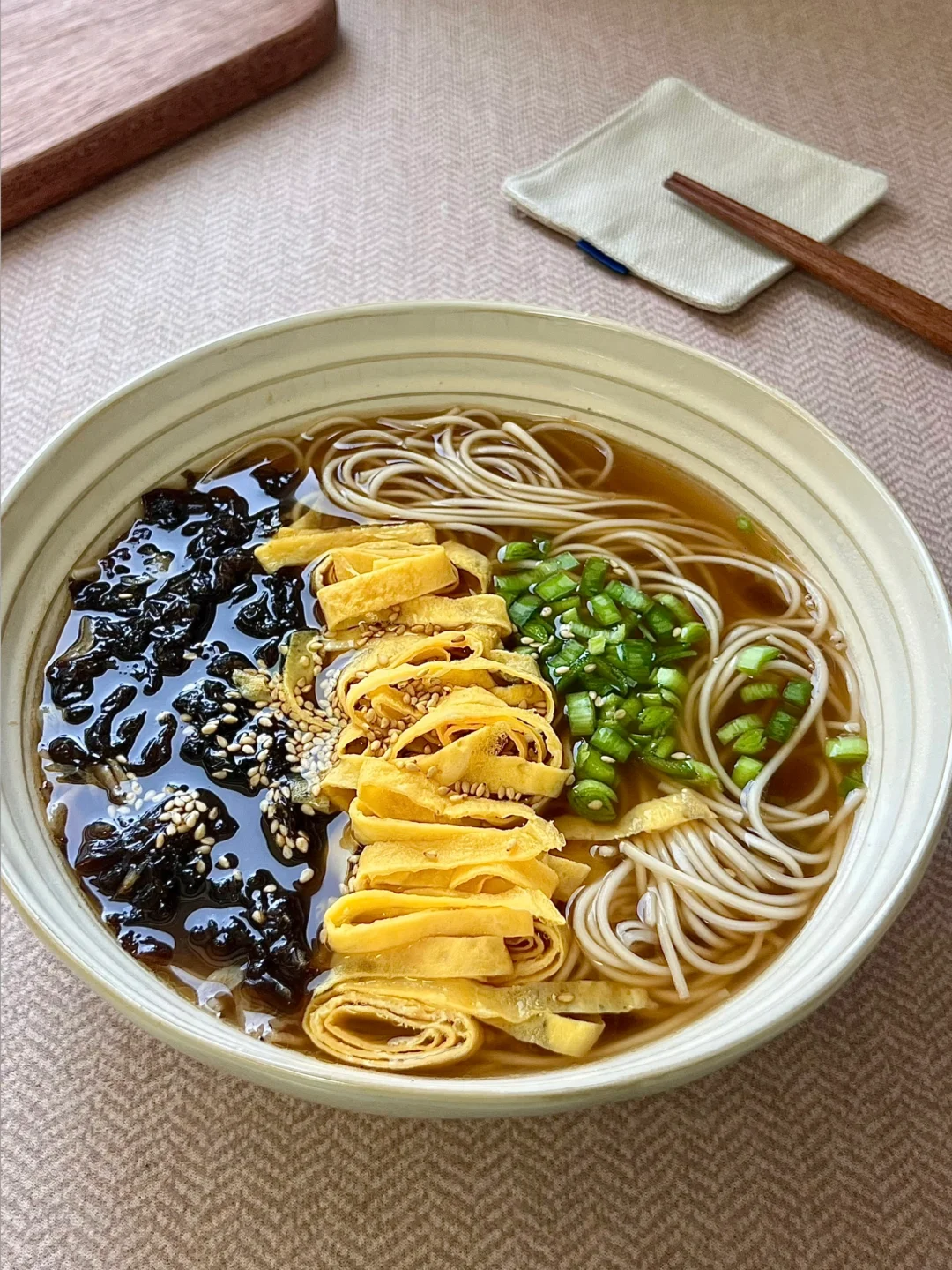 不一样的清汤面🤤吃的舒舒服服🍜