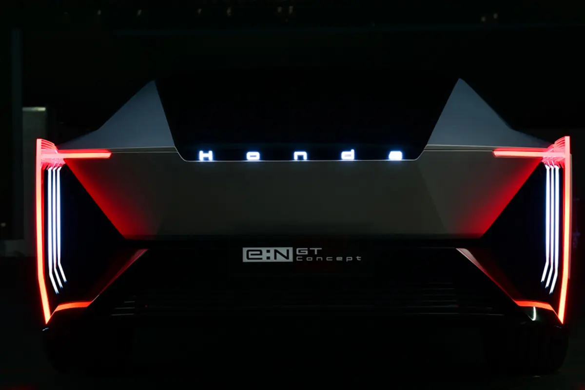 本田e N GT 