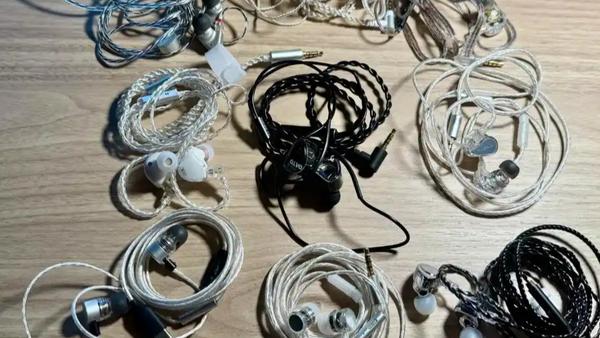 快10年未火，有线耳机如今意外“翻红”

近日，被市场“冷落”近10年的有线耳机