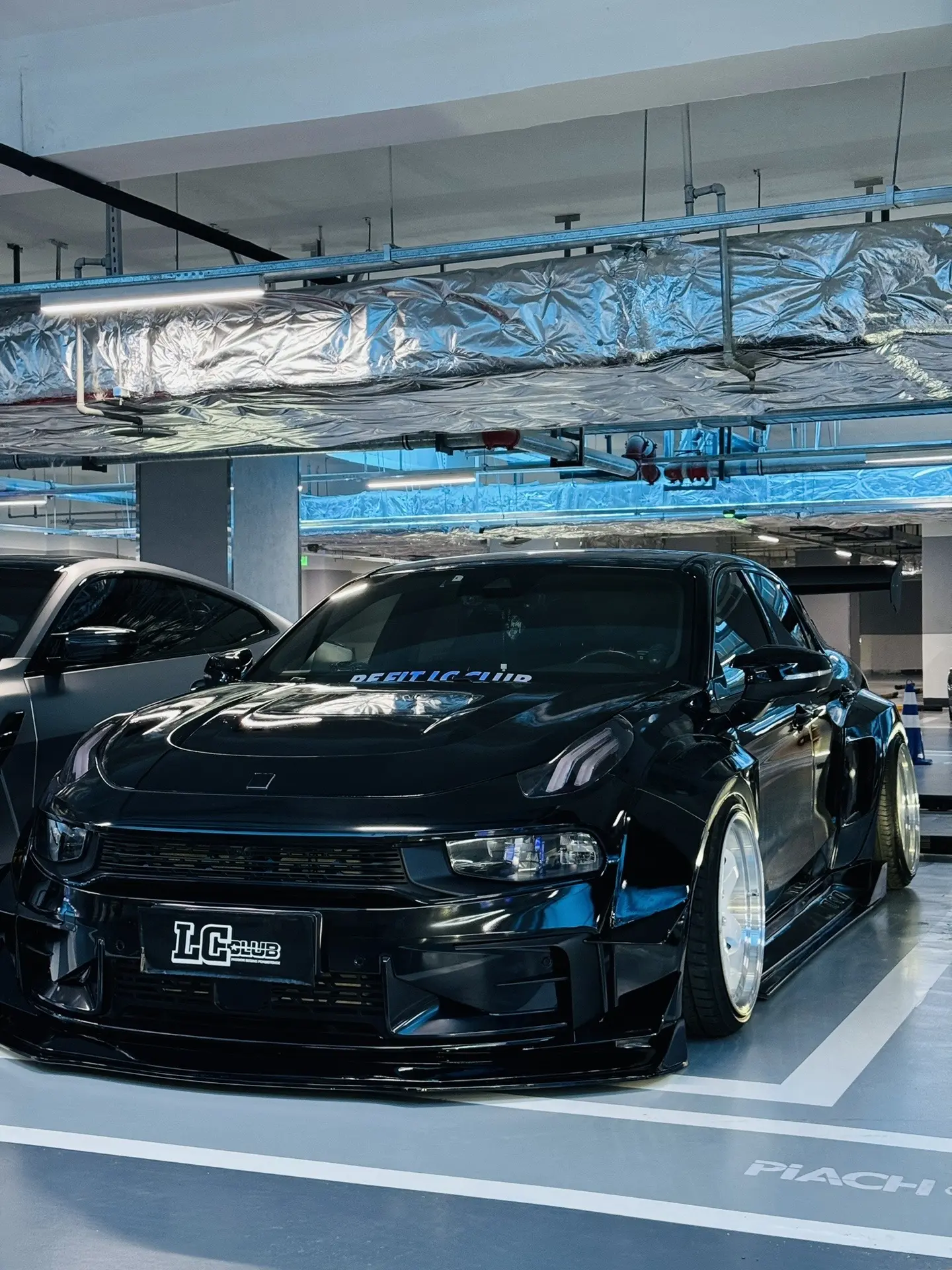 这车也太帅了吧！大宽体超大尾翼。不求多贵的车，不飙车，不炸街，只为改得...