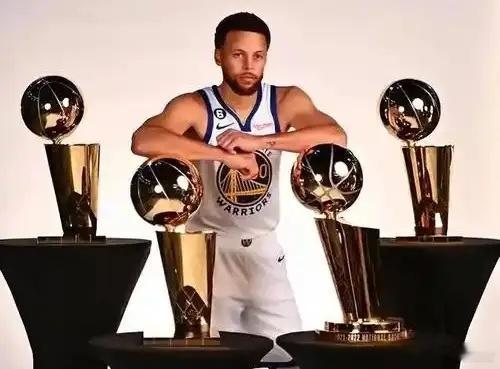 NBA超巨获得总冠军次数排名：1，拉塞尔11冠2，乔丹6冠2，贾巴尔6冠4，约翰