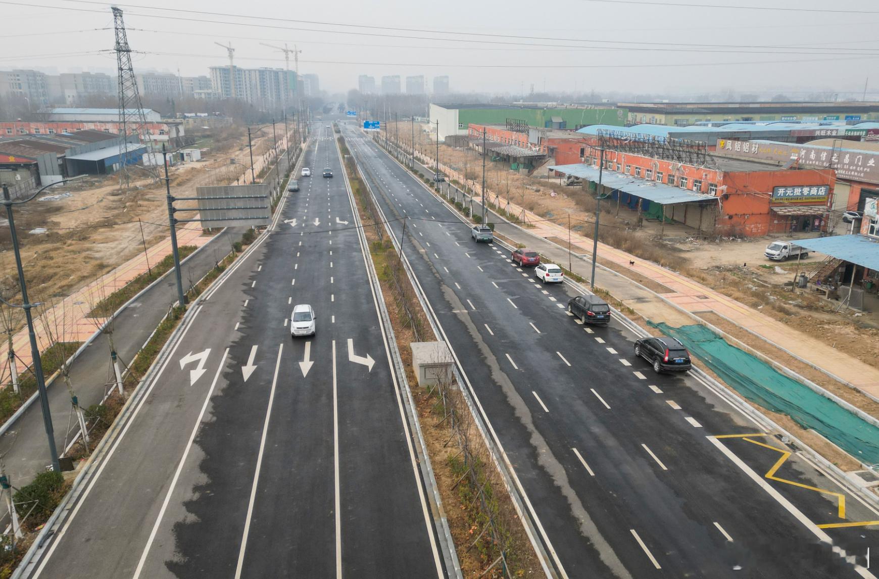 郑州这两条重点道路正式通车 12月30日，郑州市两项市级重点道路工程——迎宾东路