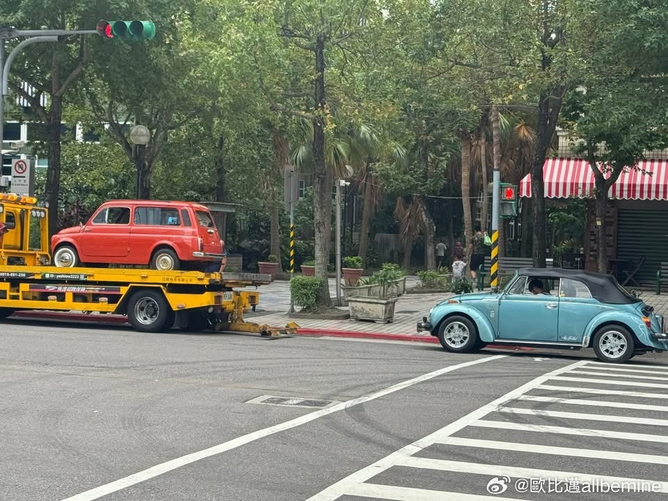 台湾老车經典老車是道路的一道風景[照相机] ​​​