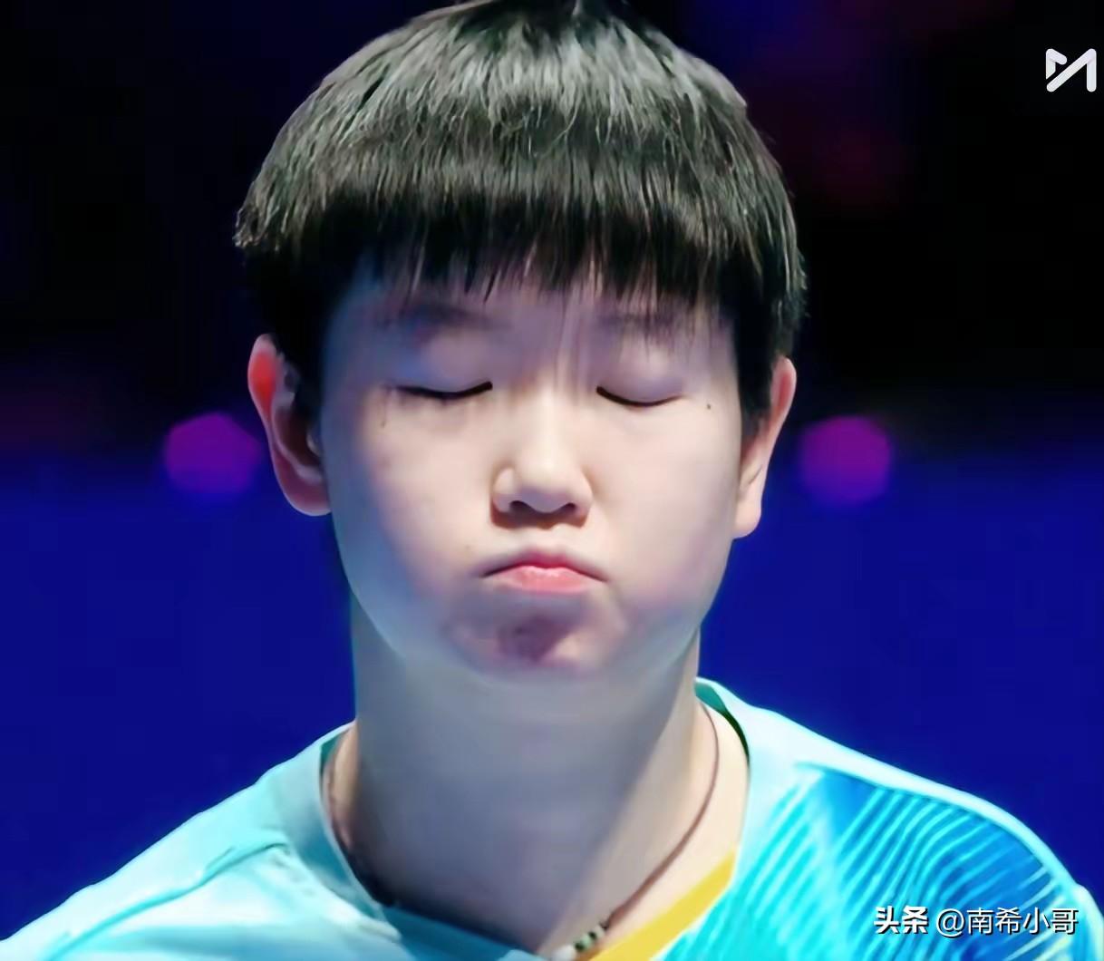 坏了，莎莎怎么退场了，难道是受伤了？
吓我一跳，
原来是莎莎去换球衣了，

澳门