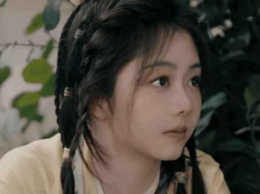 看了《逍遥》，很多人都说谭松韵如果早生几十年，演黄蓉其实都不用化妆了，一张娃娃脸