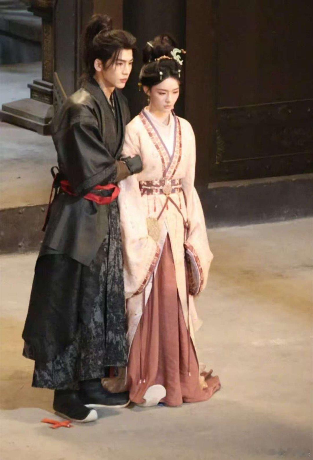 曝林允在归鸾剧组冻了十几个小时这药本来很多人就会常备，都散了吧！多关注美女新剧《