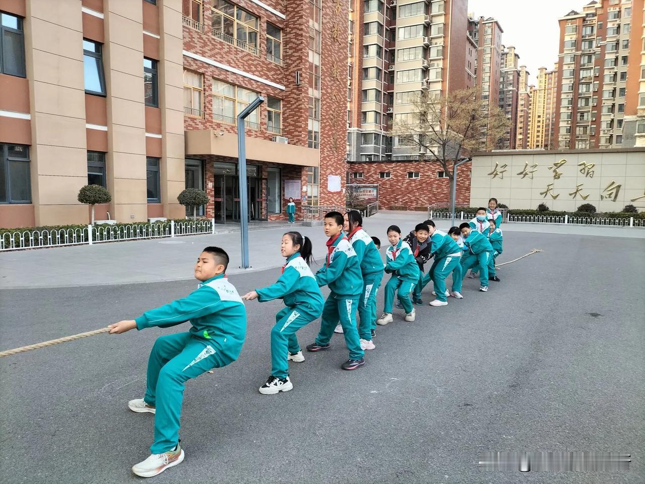 一个老教师的经验，在这时体现了吧

班级亮点——今天下午第三节，我们完成2025