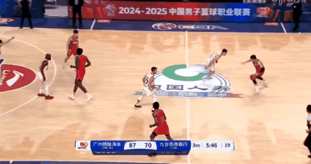 不知道为什么，每次看郭艾伦打一场好球，就感觉是在打辽宁队一次脸。        