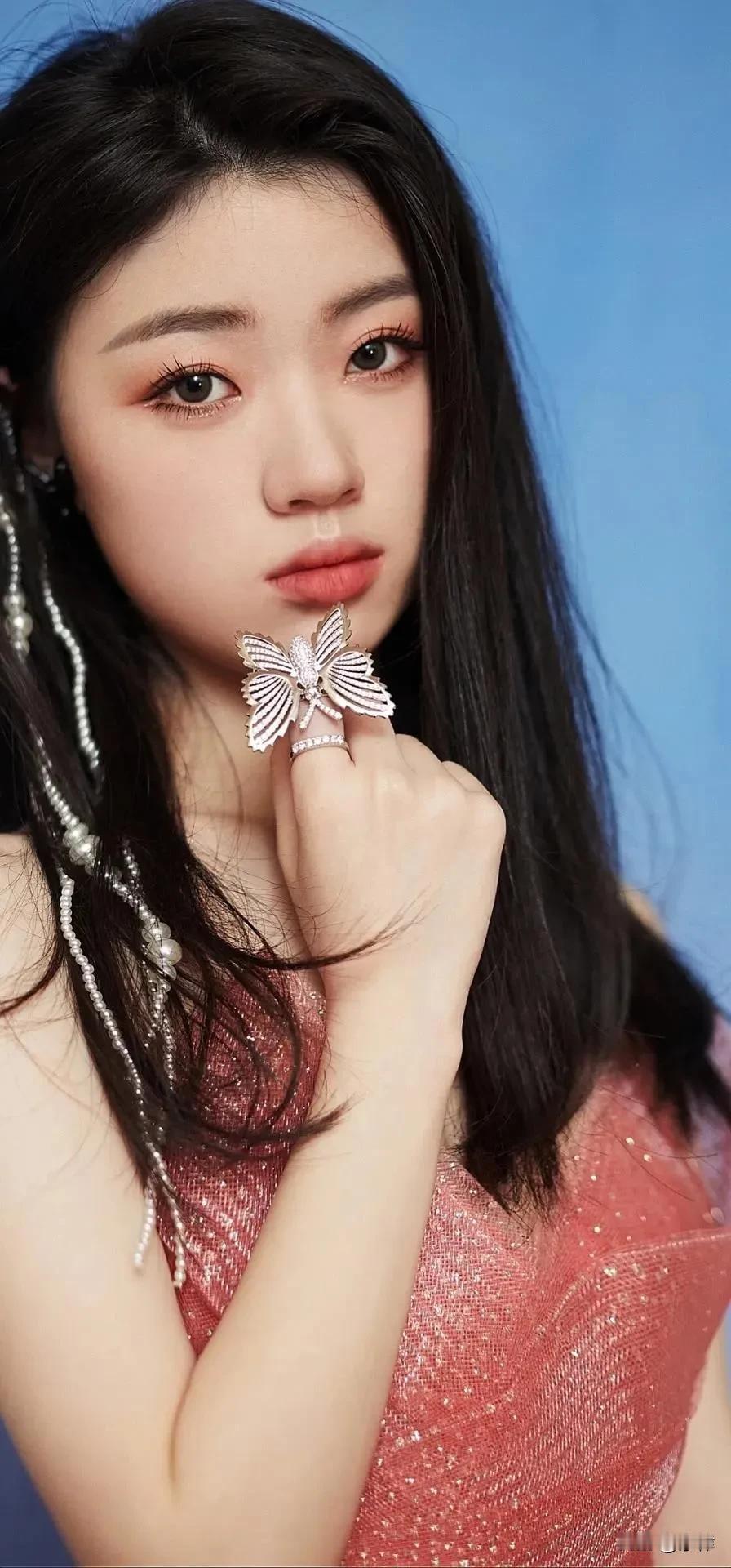 昨天跟一个异姓朋友聊起2025歌手，聊起单依纯，因为我们都喜欢听单依纯的歌，我以