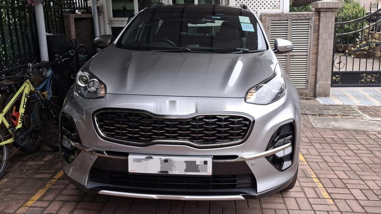 2020年香港上牌的狮跑，自动挡汽油，行驶了四万公里，此车要价7万港币~~~