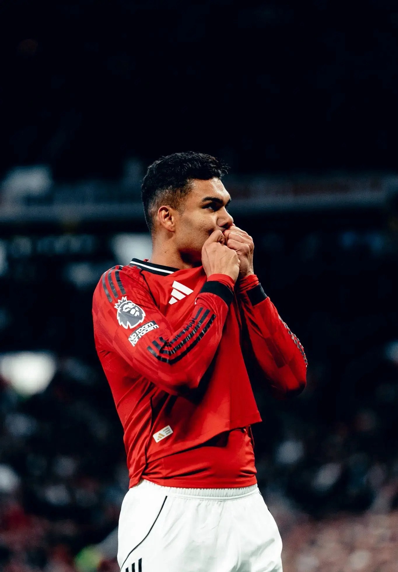 曼联2:1布伦特福德本场卡塞米罗打满全场完成11次抢断、16次对抗成功、9次解围