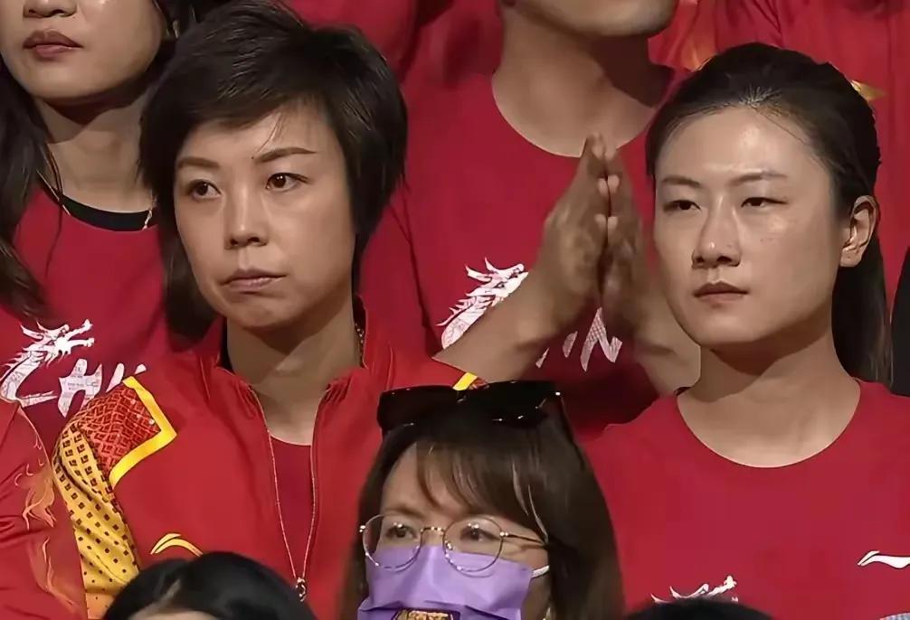 是陈梦人缘差吗？
昨晚孙颖莎惜败陈梦，
在夺冠卫冕时刻
刘国梁和张怡宁等人，
直
