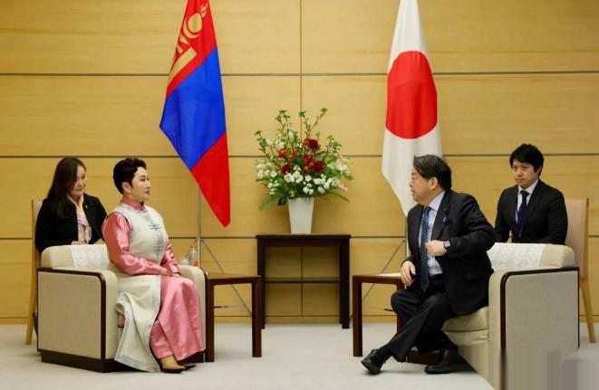 6月9日，日本高调宣布与蒙古国建立“特别战略伙伴关系”，话还没焐热就遭打脸。不到