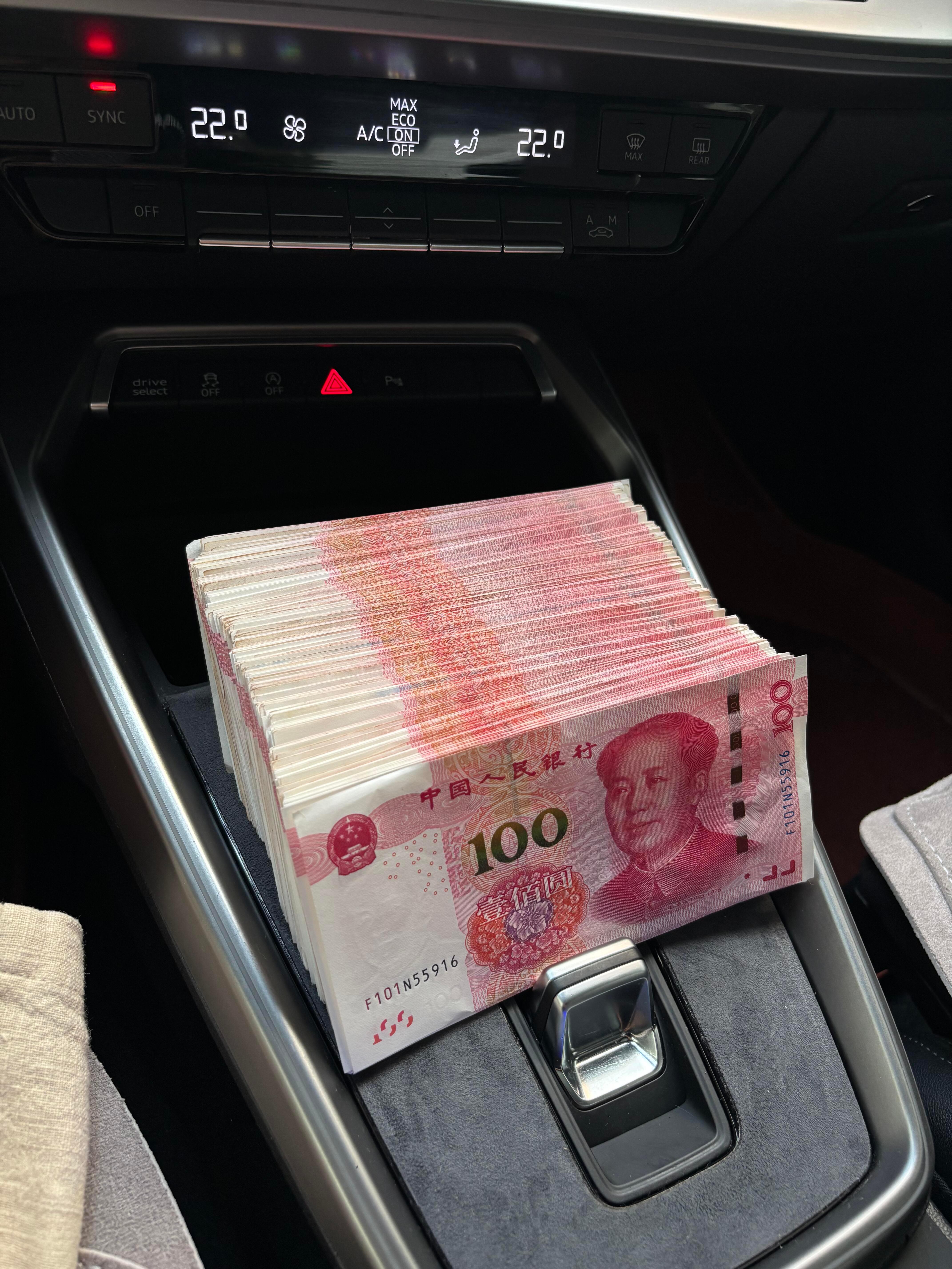 这辈子就偏爱姓周的周六,周日,周杰伦,周大福,周生生,周游世界。 