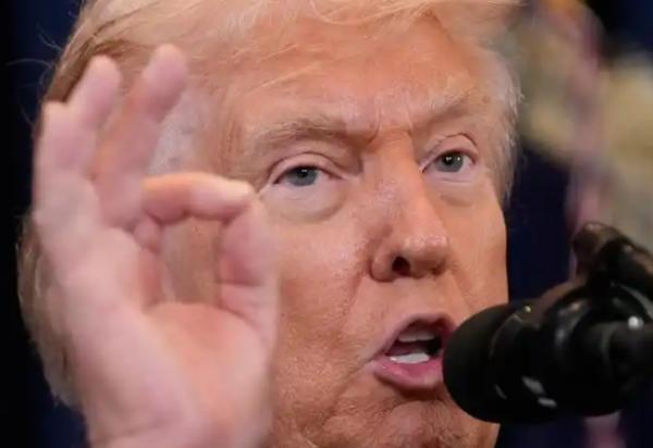 看来特朗普的压力不小，突然放话说对伊战争“基本结束”，还宣布暂时豁免部分伊朗石油