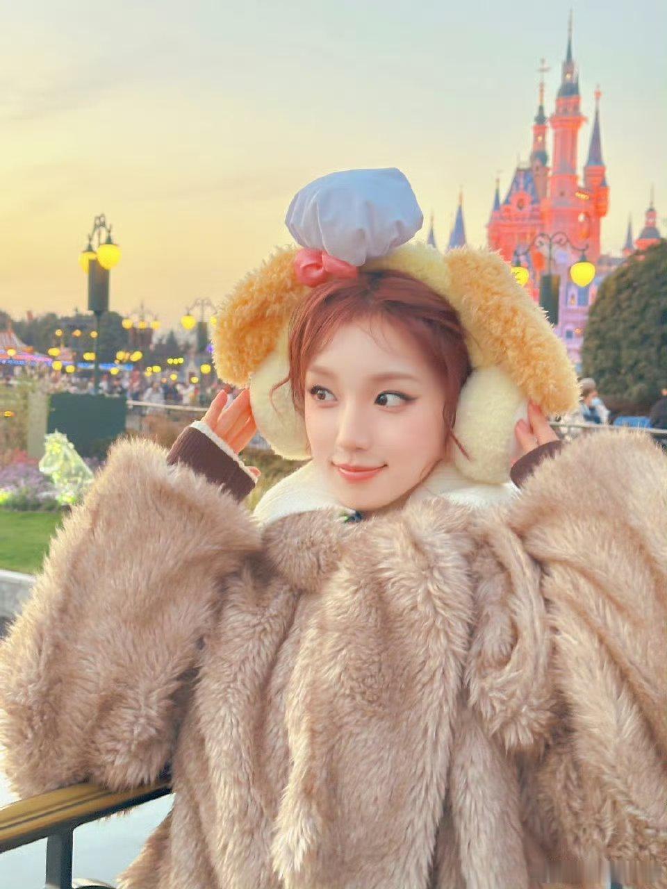 宋雨琦上海迪士尼vlog 软萌小兔叽宋superstar太可爱啦！首本五大杂志即