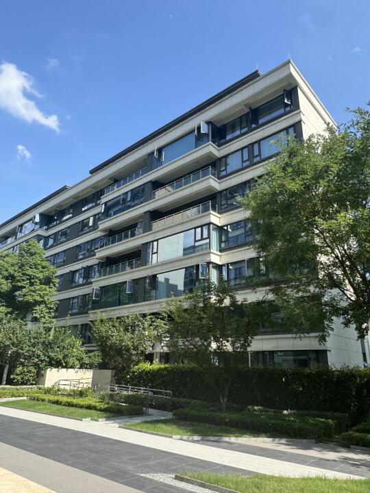 天府四中旁、一梯两户、七层高洋房