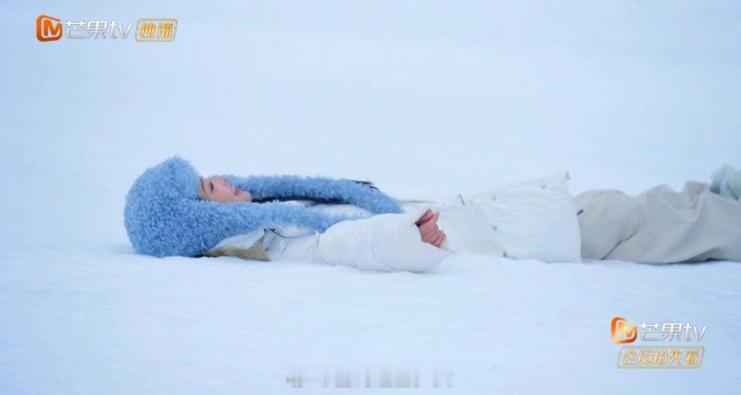 金莎孙丞潇复刻来自星星的你妻子的浪漫旅行天然雪景加持氛围感，金莎孙丞潇在《妻子的