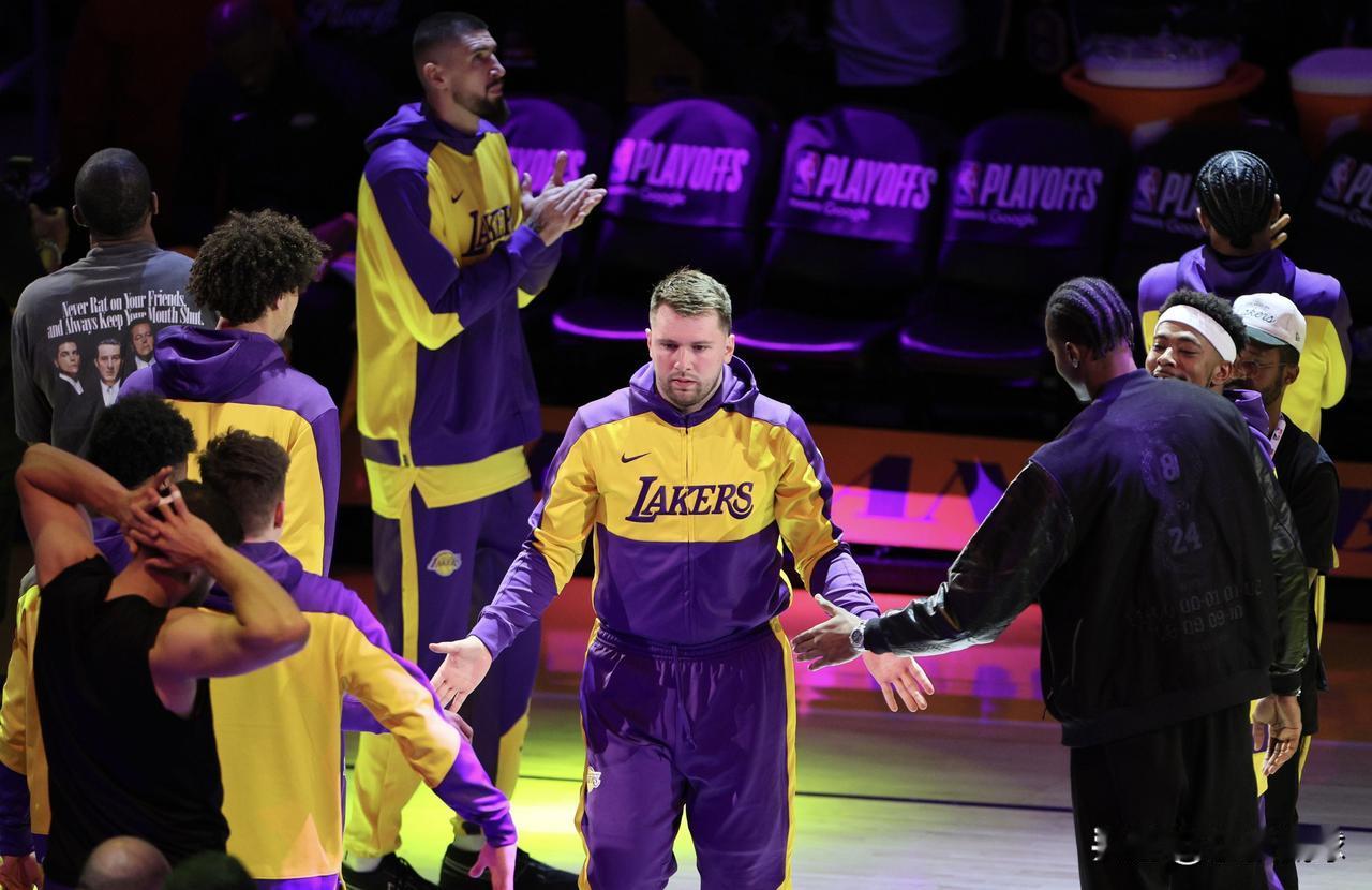 8月3日一大早，NBA湖人传来两个惊爆消息。

1、东契奇3年1.65亿美元顶薪