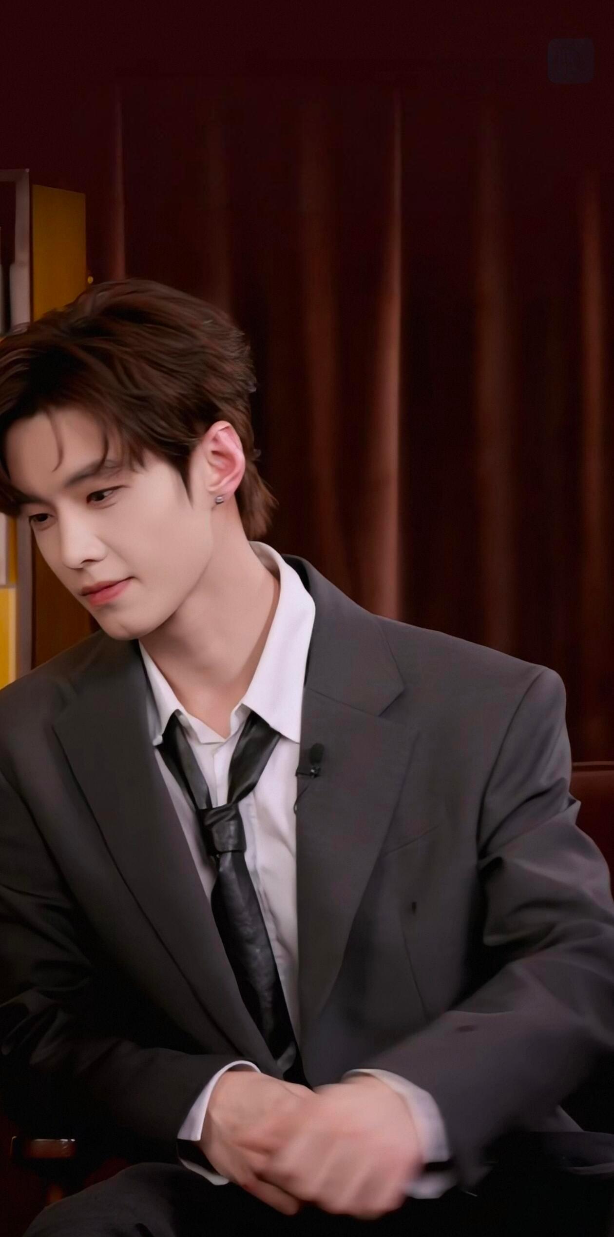 何与今日份直播状态，帅哥状态真🐮 