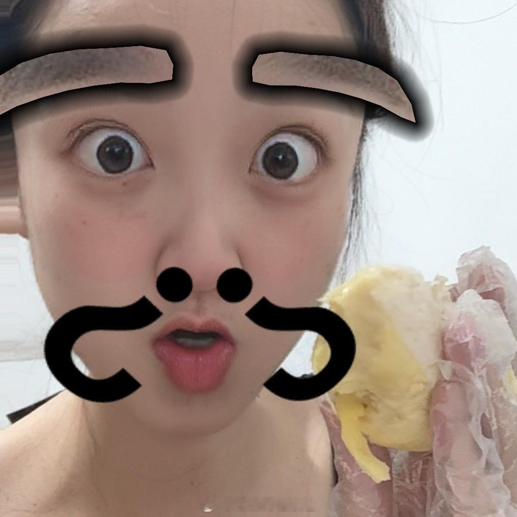 胖胖的榴莲肉也太好吃喽 大晚上的给我吃美了 ​​​