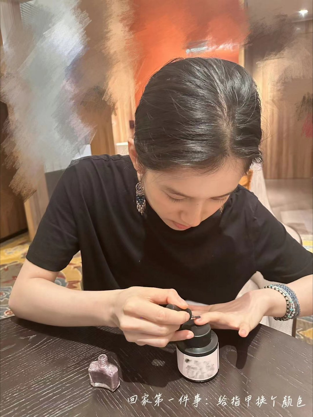 #张婧仪开启七月##张婧仪用口罩扎头发#张婧仪用口罩扎头发，哇塞哇塞 ​​​